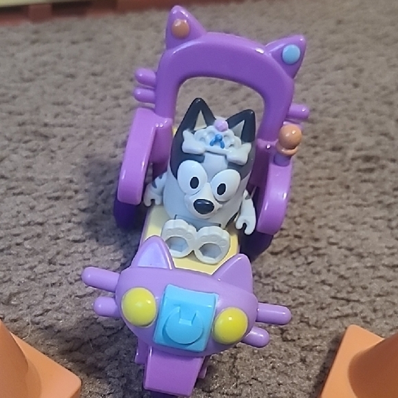 Muffin And Bike Set - Picture 2 of 9